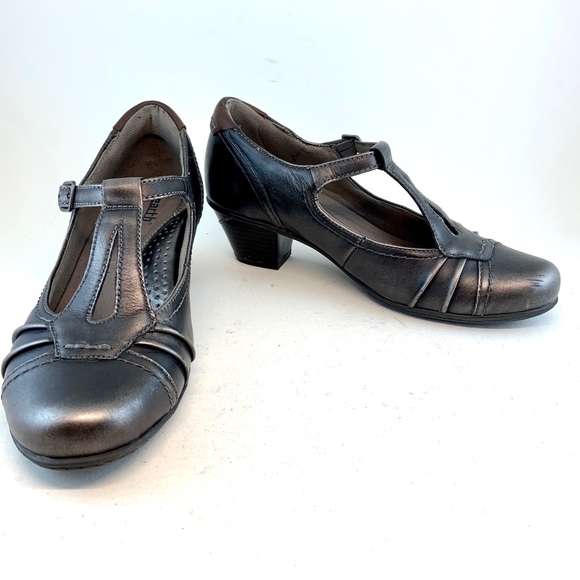 earth wanderlust t strap